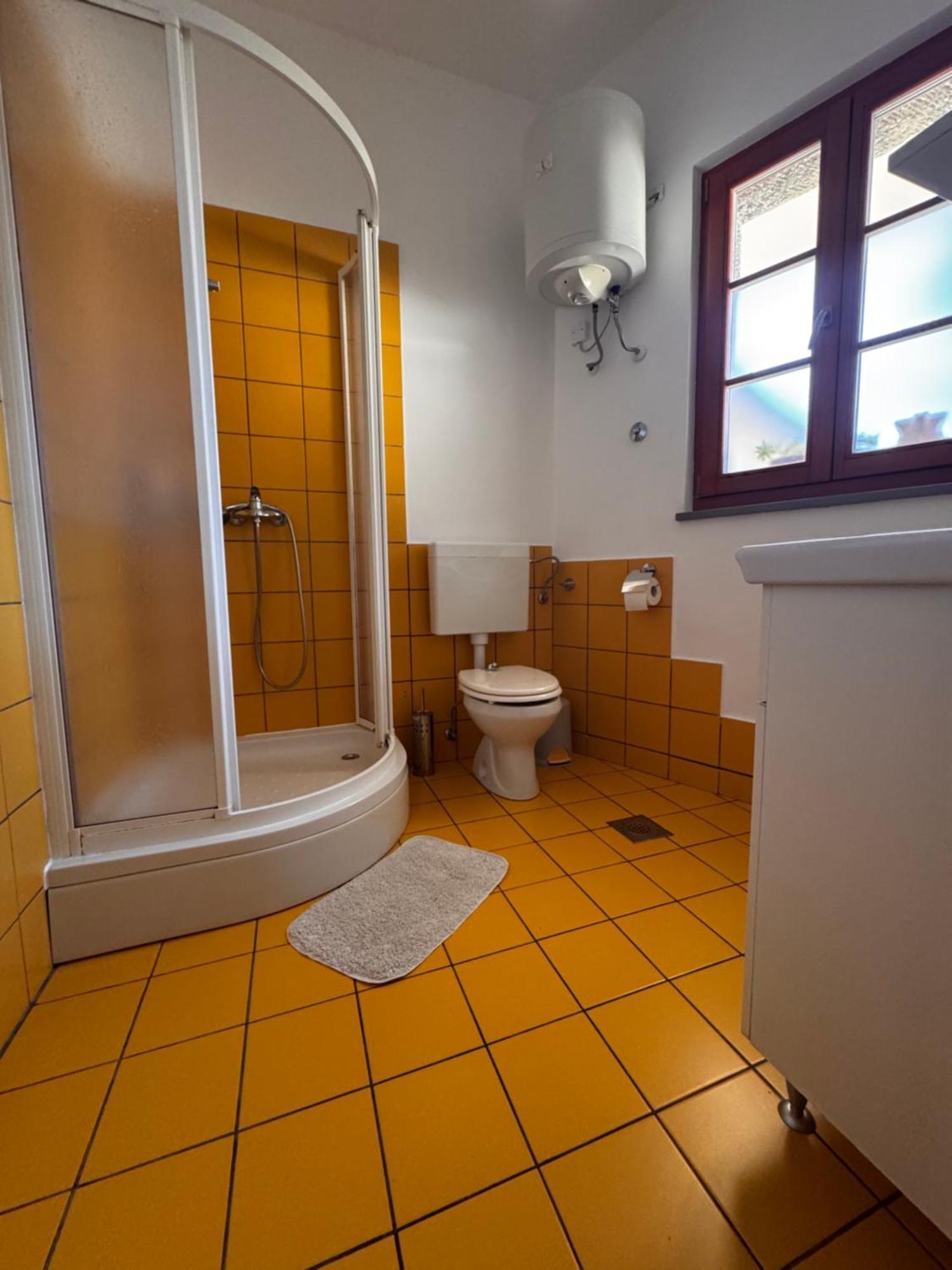 Bordon Wines, Estate With Apartment *