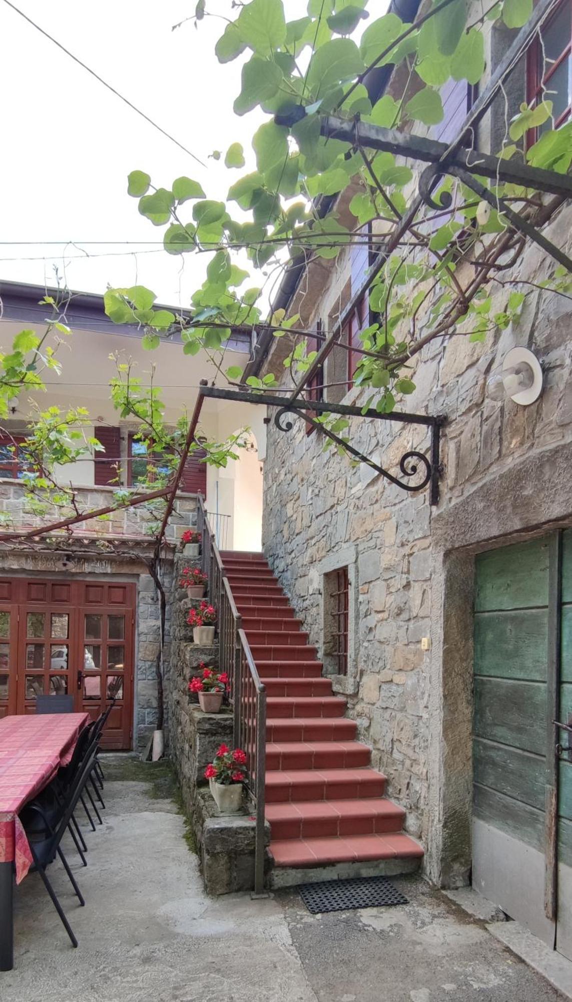 Apartment Bordon Wines, Estate With